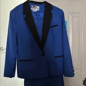 Elegant Blue and Black Pantsuit with Tailored Design